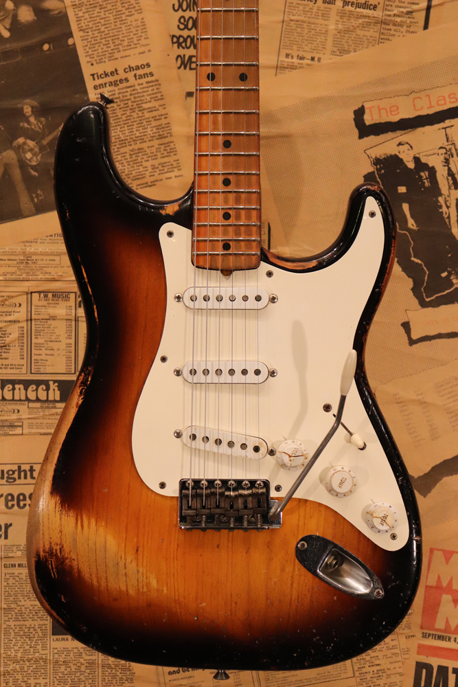 オールドパイン　１ピース　ストラトボディ Vintage Custom 1955 Stratocaster® – Fender