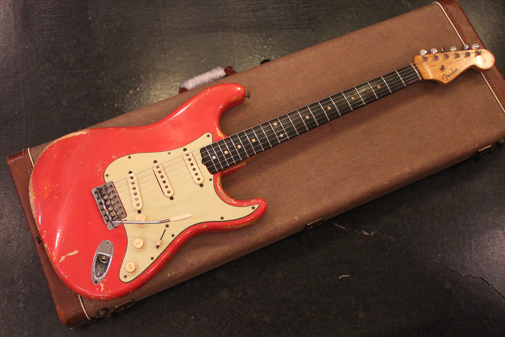 ワンオフ！幻のフェスタレッドのTakeyer STRATCASTER です。 ワンオフ！幻のフェスタレッドのTakeyer STRATCASTER です。