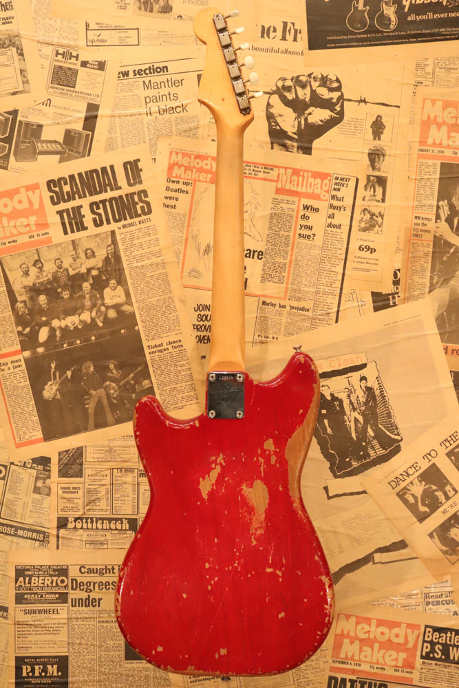 Fender 1964y[Duo Sonic[“Original Cherry Red Finish with Fender 1964y[Duo Sonic[“Original Cherry Red Finish with