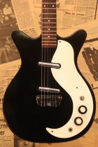 1964-Danelectro-3021-BLK-TO0036