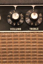 1965-Deluxe-Amp-BLK2