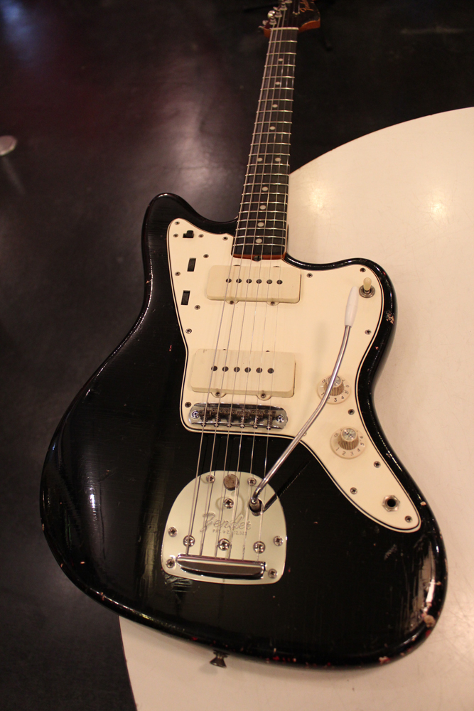 ジャズマスター 黒 Fender / Made in Japan Limited Hybrid II Jazzmaster Noir