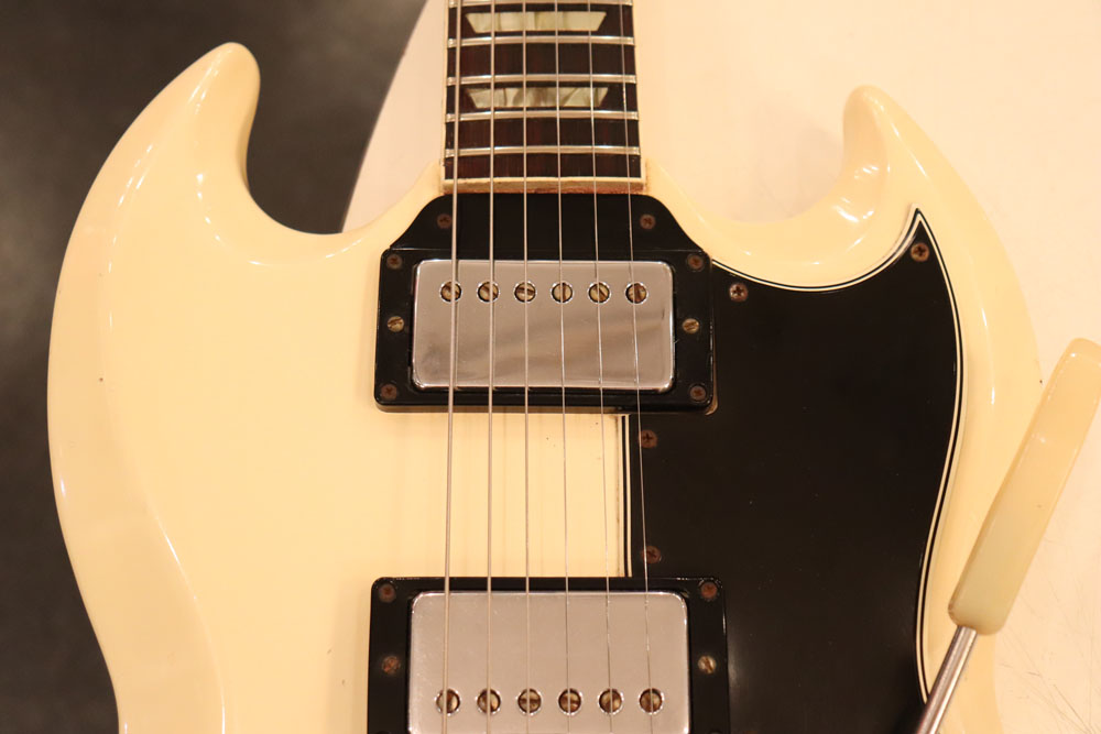 SG エレキギター　vintage white Gibson 1965y[SG Standard[“Original Polaris White” | GUITAR