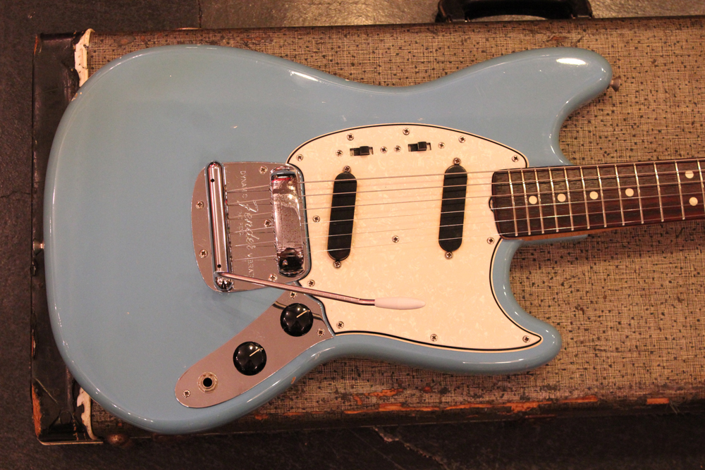 Fender y[MUSTANG[“MUSTANG BLUE”   GUITAR TRADERS ...