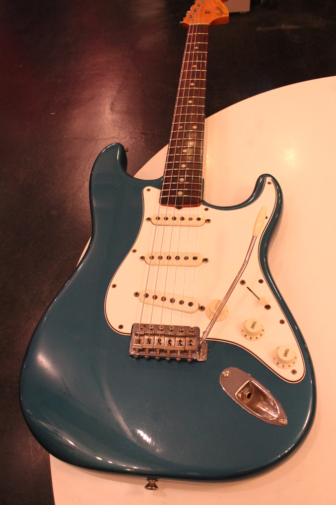 Fender Stratocaster エレキギター 青 Fender フェンダー Japan Exclusive Classic 60s Strat / Old