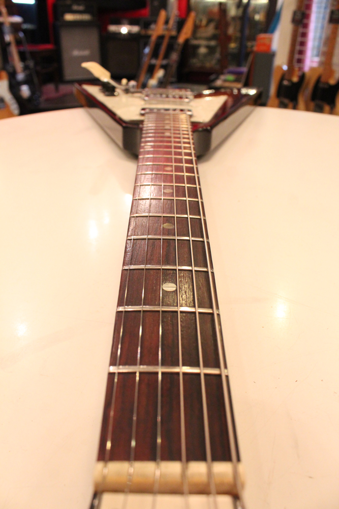 2004年製Gibson ´67 Flying Vのピックガードアッセンブリー 