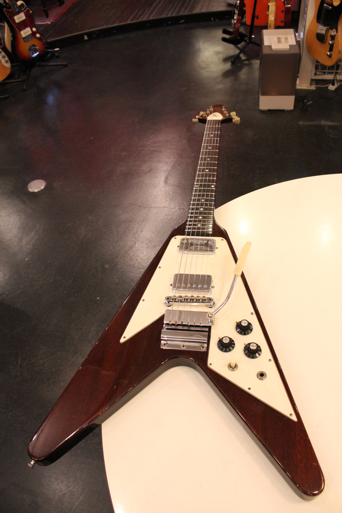 Gibson 1969y[Flying V[“Walnut Finish”[Marc Bolan | GUITAR TRADERS