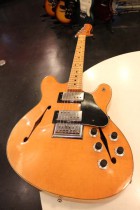 1976-STARCASTER-NAT