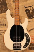 1977-MusicMan-Stingray-Bass-WH-TO0008