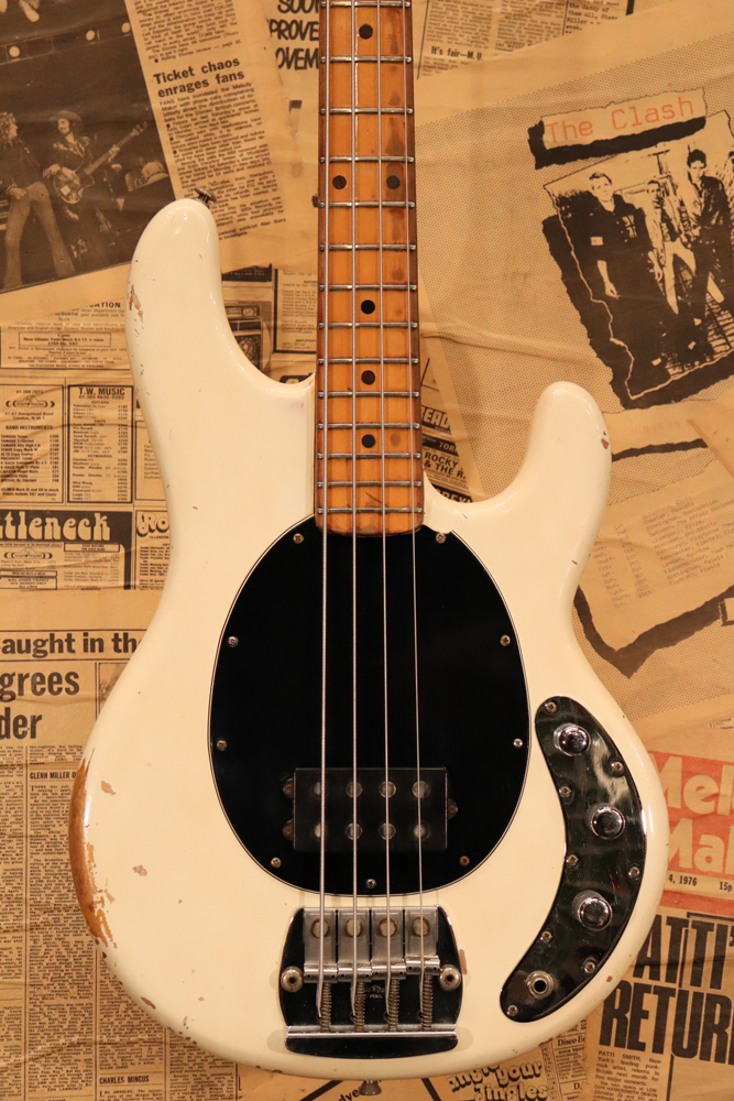 MUSIC MAN 1977y[Sting Ray Bass[“Original White Finish”[Black