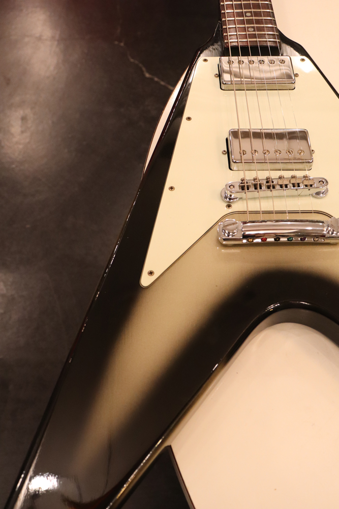 Gibson 1979y[Flying V[“Silver Burst”[Mint Condition | GUITAR