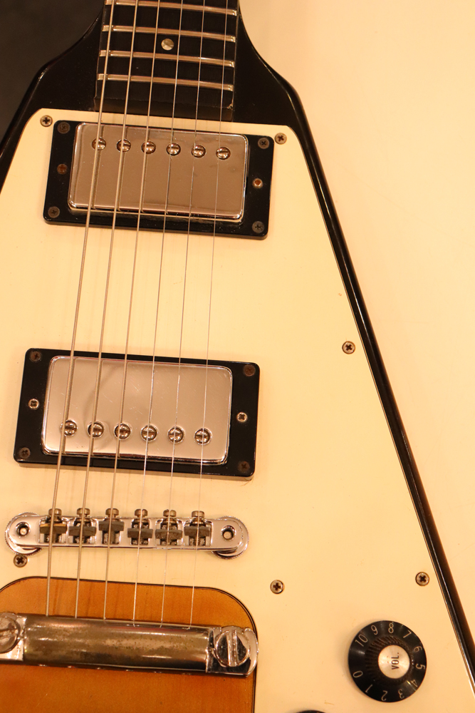 Gibson 1981y[Flying V[“Gold Burst” | GUITAR TRADERS TOKYO