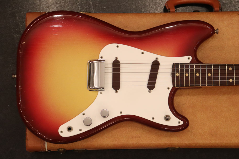 Fender 1962y[Duo Sonic[“Slab Finger Board with Near Mint