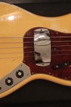 1965-BASS V-WHT-TF0283