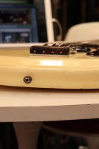 1966-MOSRITE-VENTURES-BASS-WH-TO0007