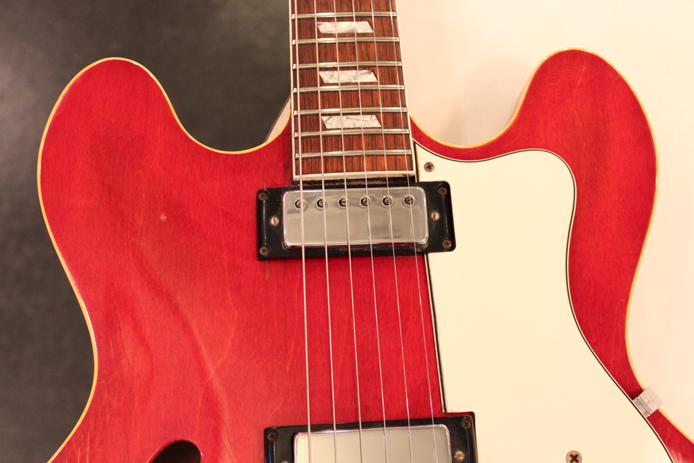 ギター epiphone riviera YEC Epiphone Riviera Cherry 1967 – Chicago