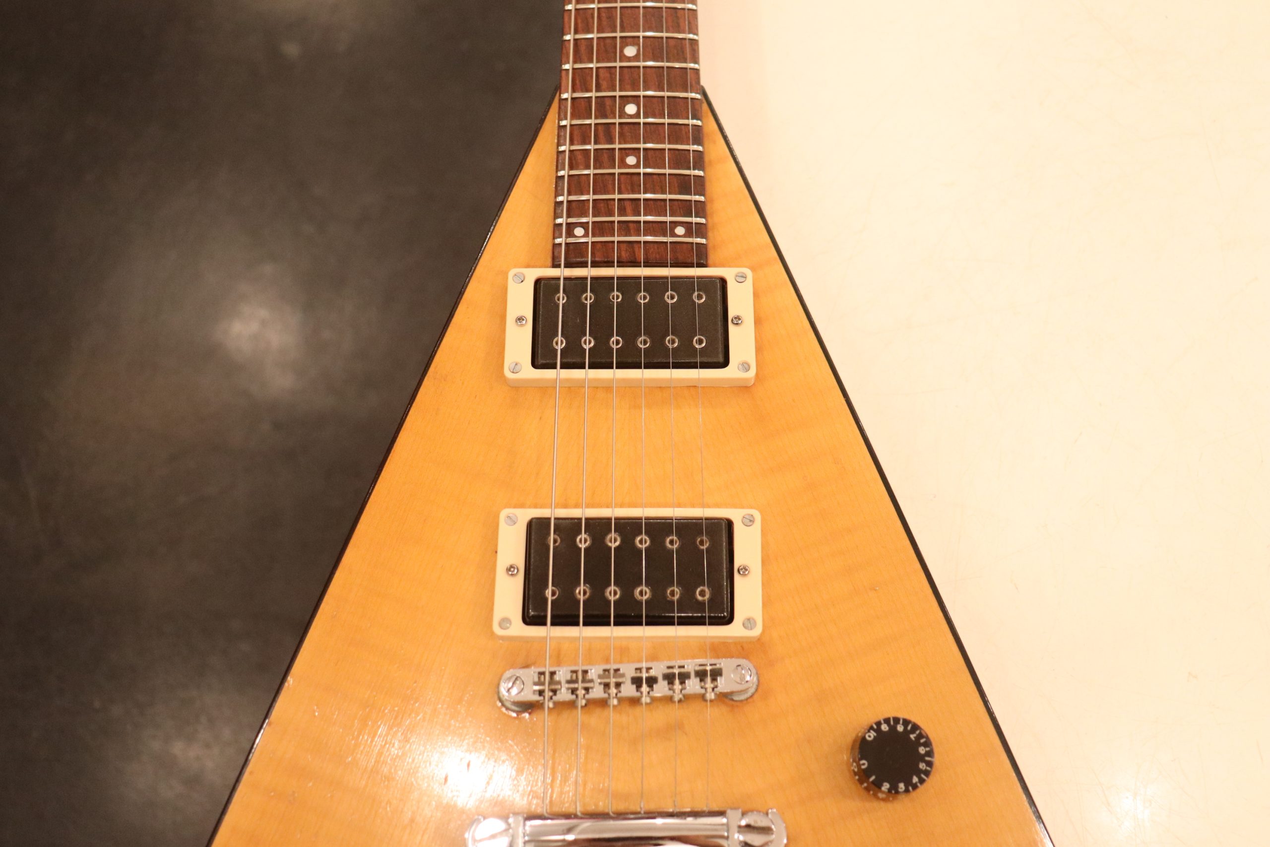 Zemaitis 1982y [Custom V[“One Of A Kind” | GUITAR TRADERS TOKYO
