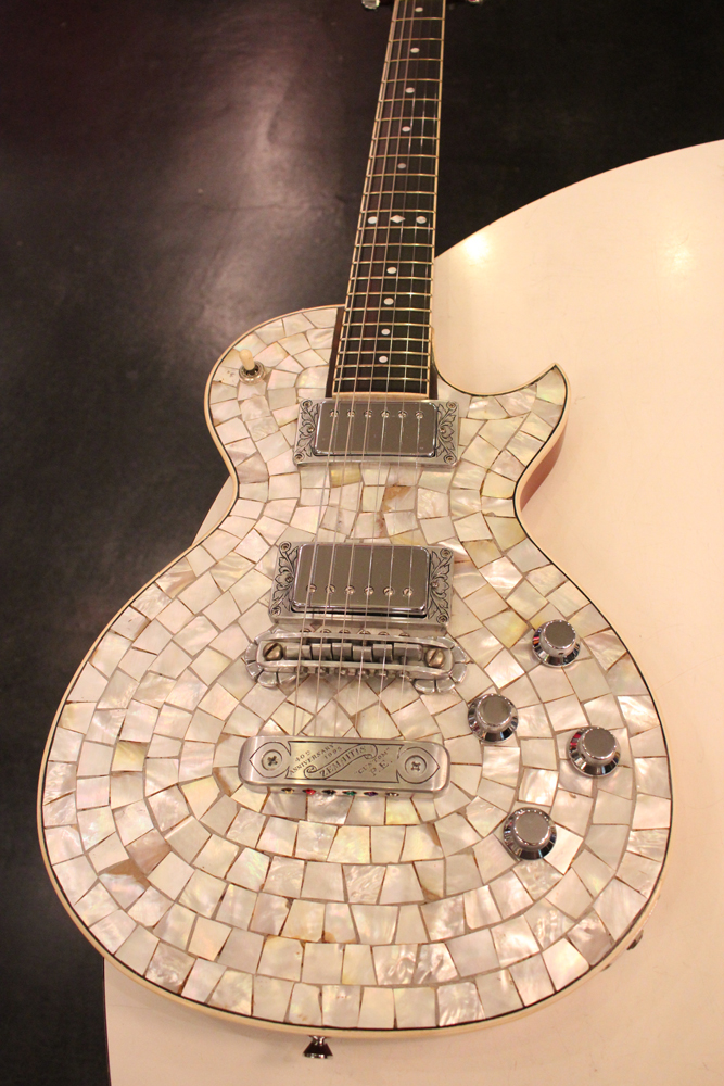 Zemaitis 1995y[Custom Deluxe Pearl Front[“40th ANNIVERSARY